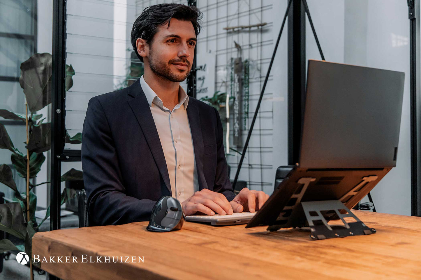 BakkerElkhuizen Laptopständer UltraStand Universal - Bürowelten.eu